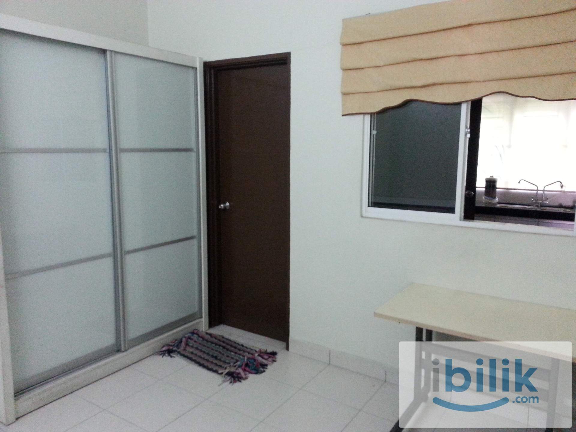 Middle Room @ Kota Kemuning (Near Mc Donald) - Image 3