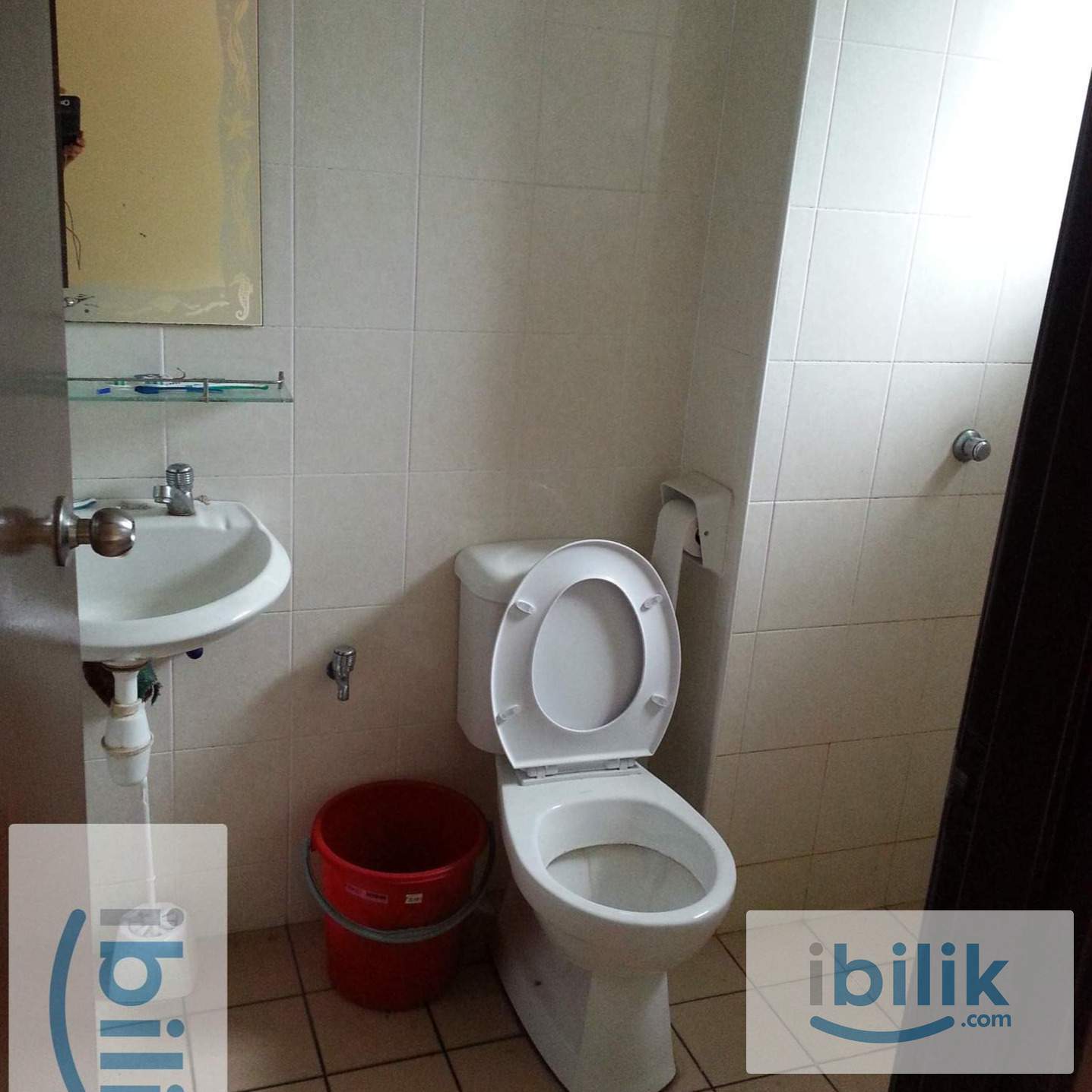 Middle Room @ Kota Kemuning (Near Mc Donald) - Image 8