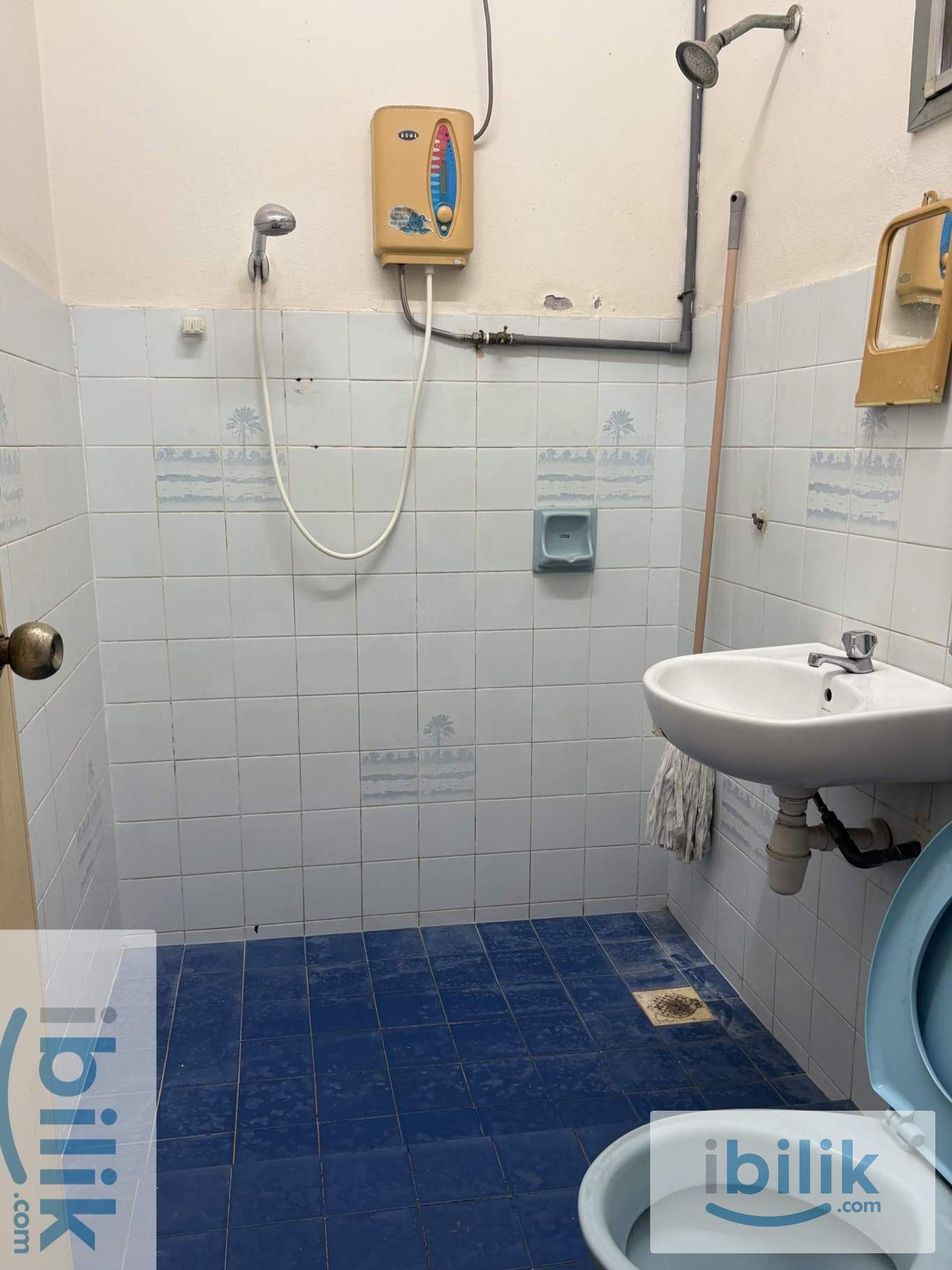 Middle Room for Rent at PJ - Image 3