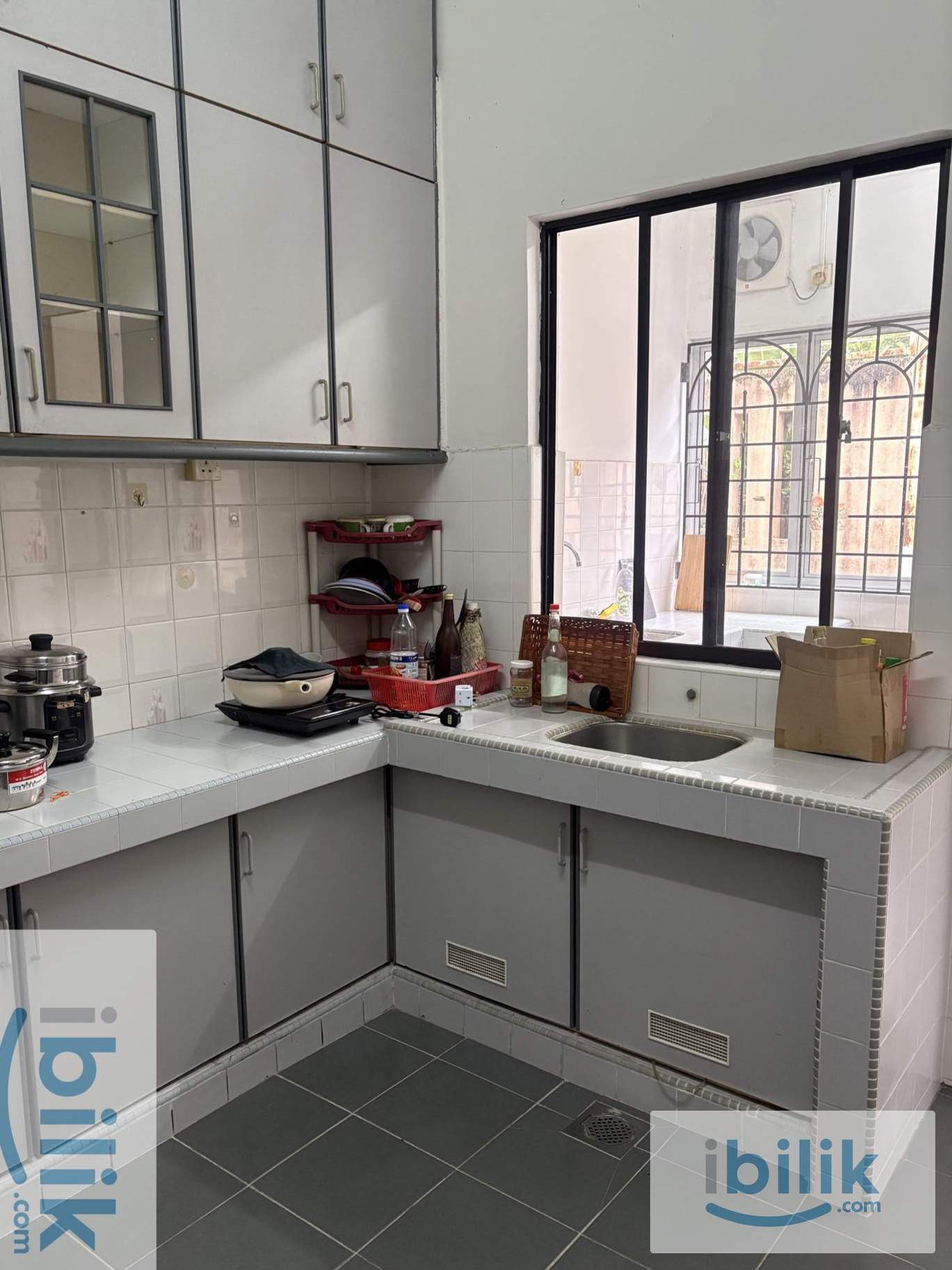 Middle Room for Rent at PJ - Image 4