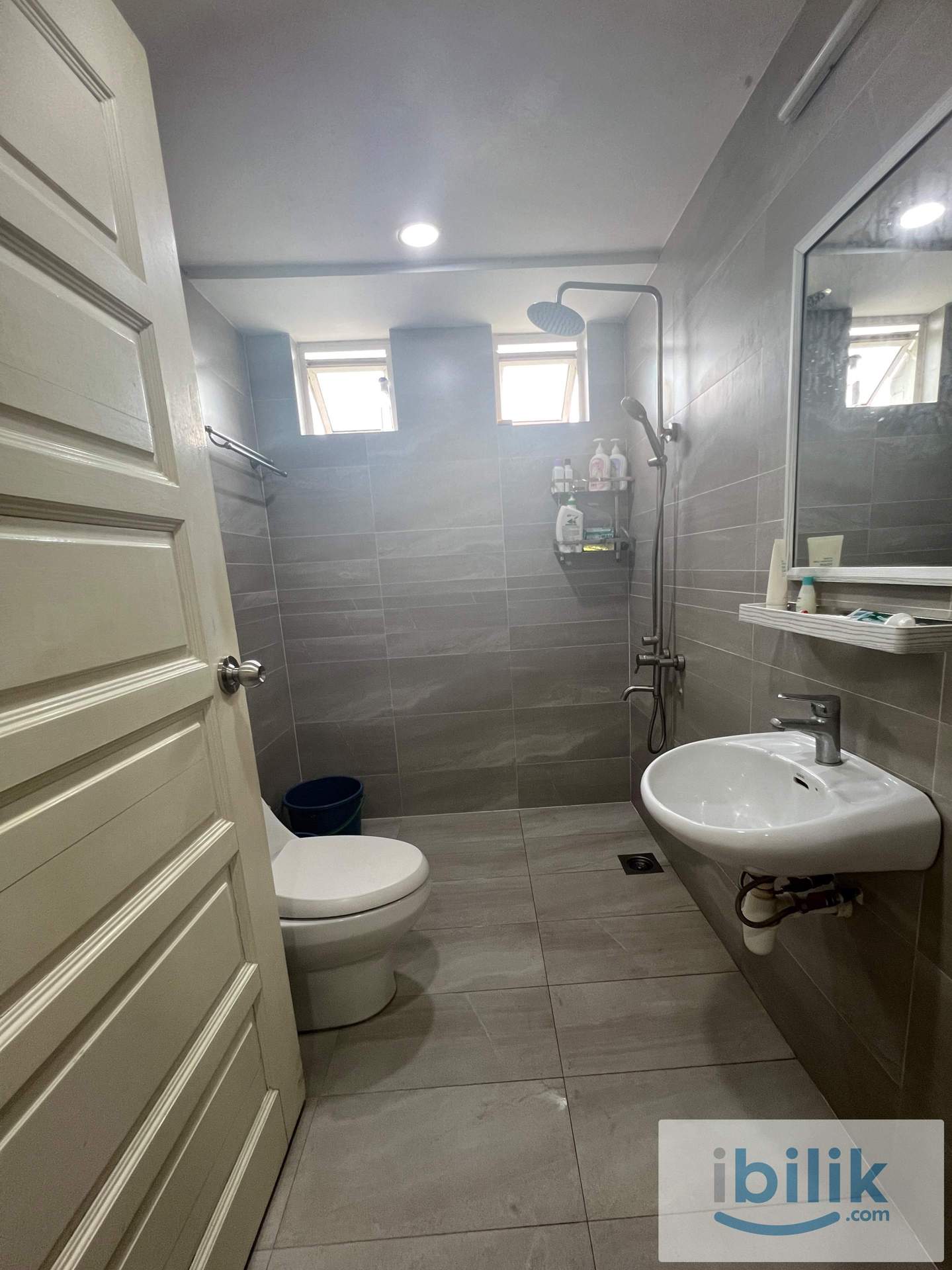 Middle Room of Octville Condominium Seri Alam Masai @ Regency Hospital  - Image 2