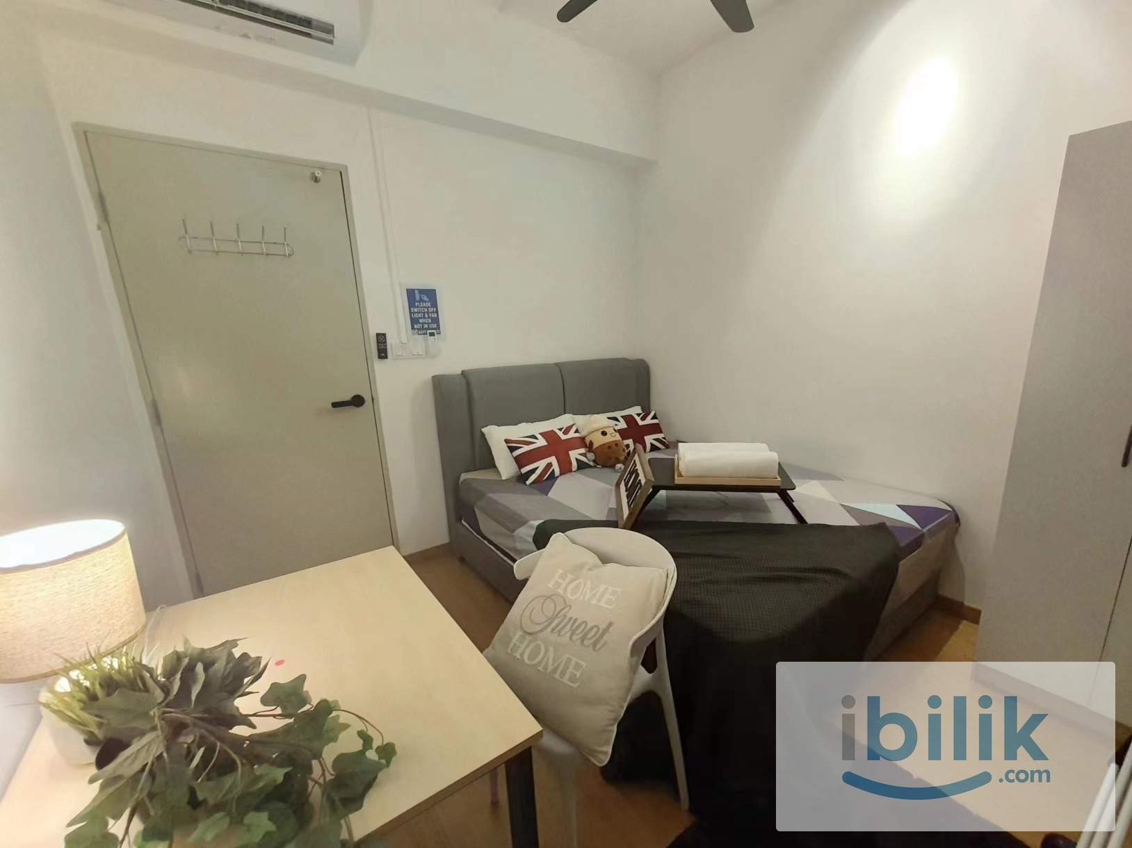 Middle Room at 216 Residences - Image 1