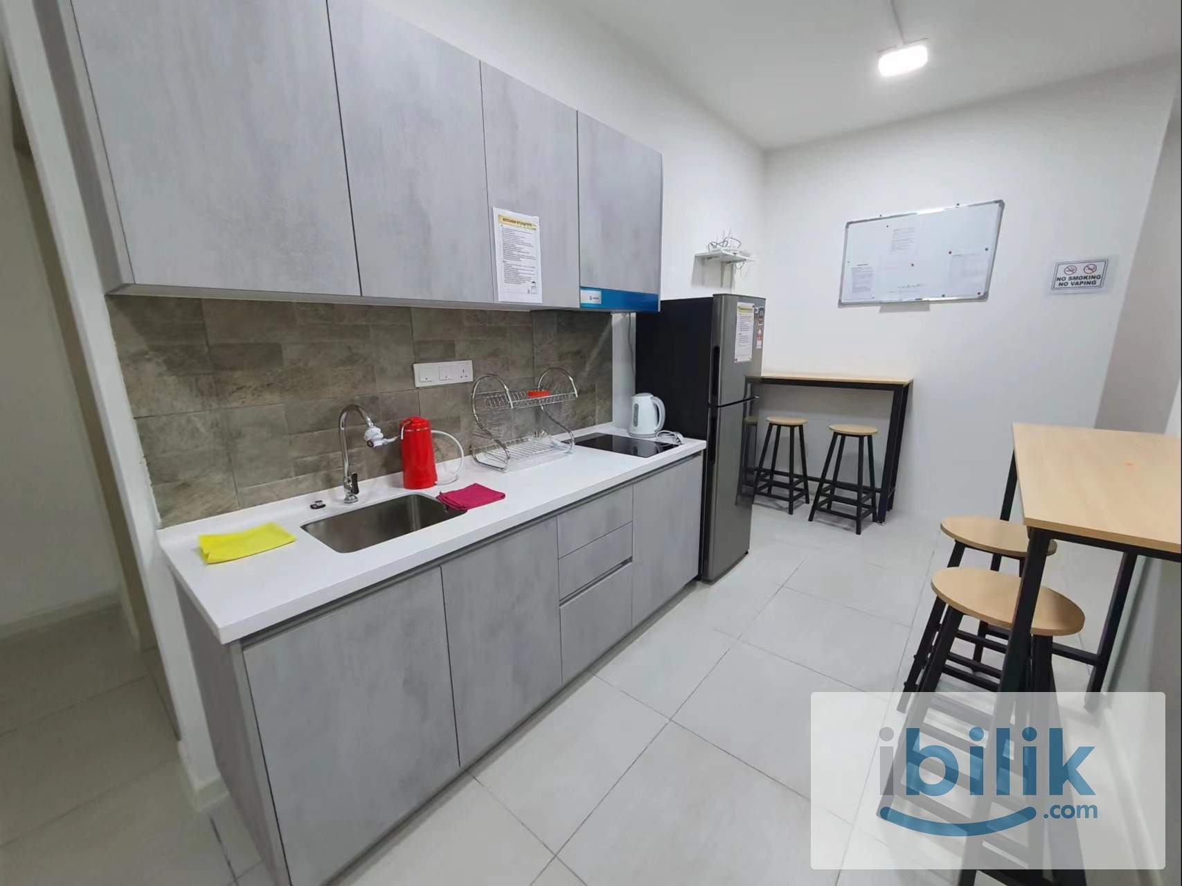 Middle Room at 216 Residences - Image 4