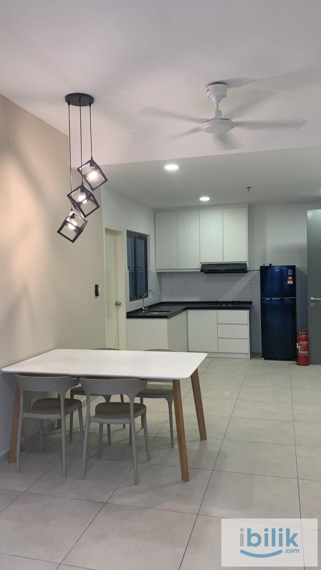 Meta City Bandar Putra Permai , Middle Room , Walking to MRT station - Image 1