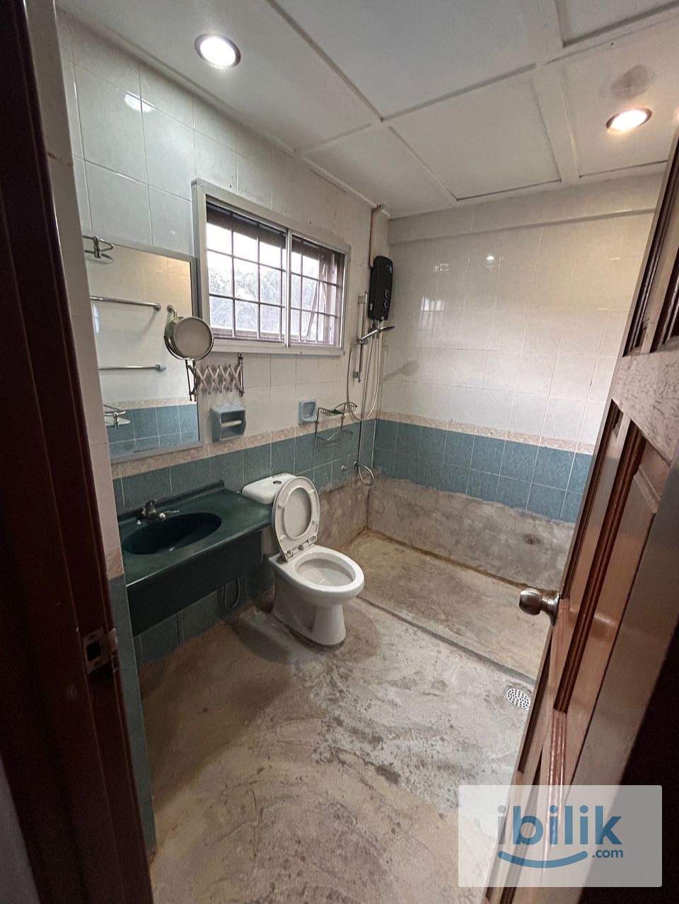 Master Room at Tiara Faber, Taman Desa - Image 6