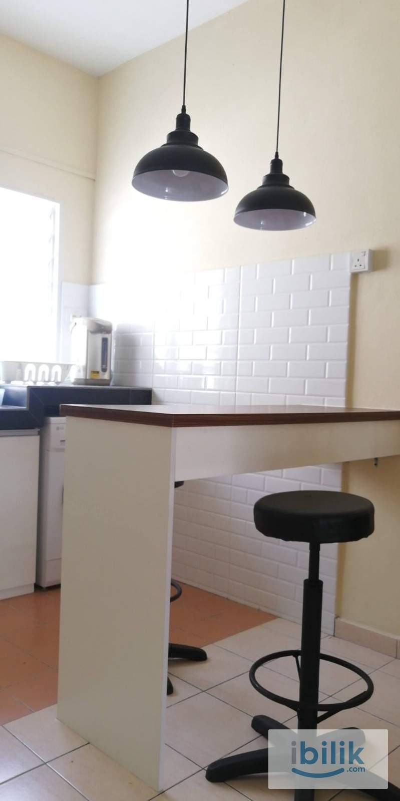 Middle room in klang utama - Image 6