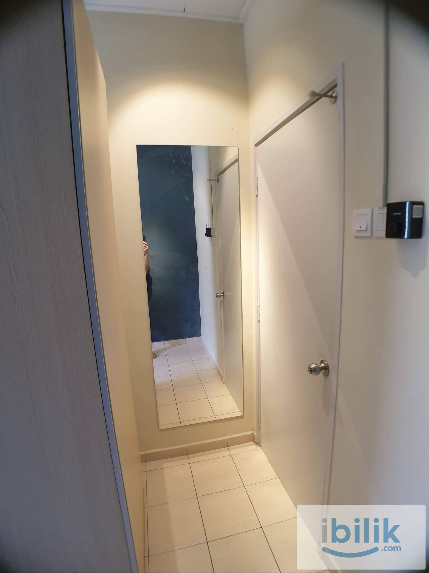 Middle room in klang utama - Image 8