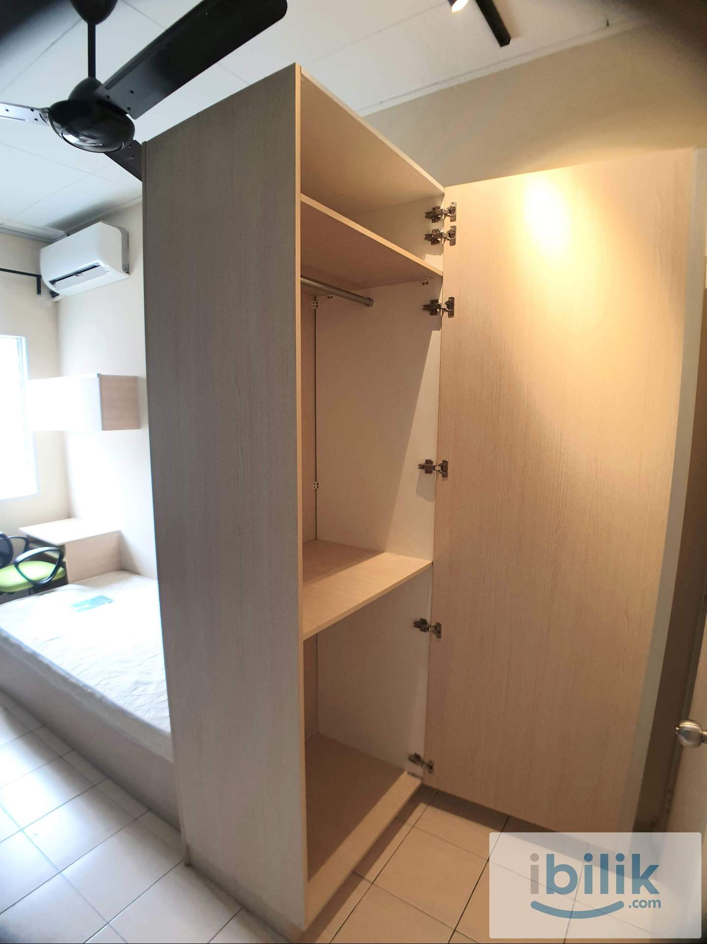 Middle room in klang utama - Image 9