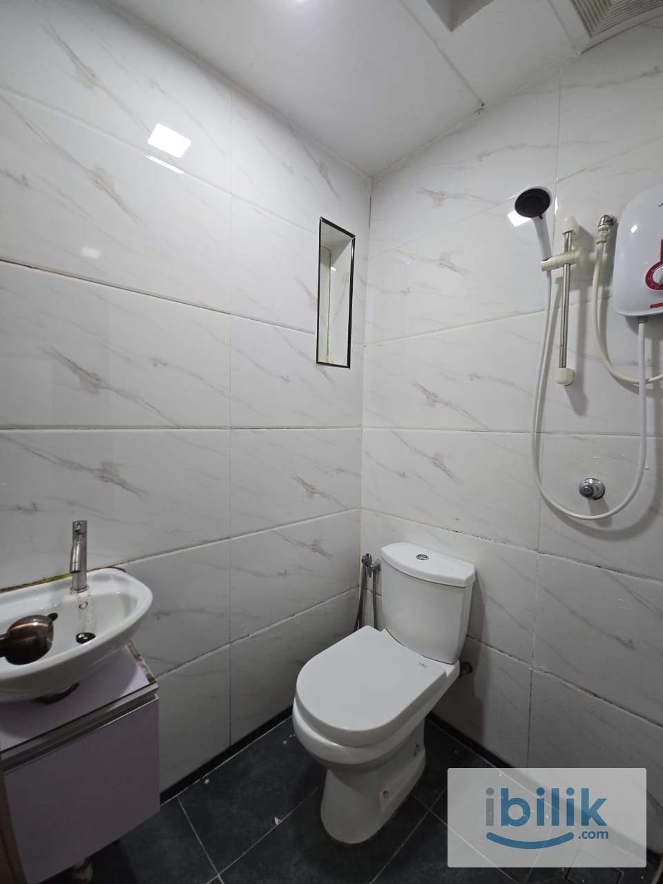 Walk up apartment Pelangi Point - Image 9