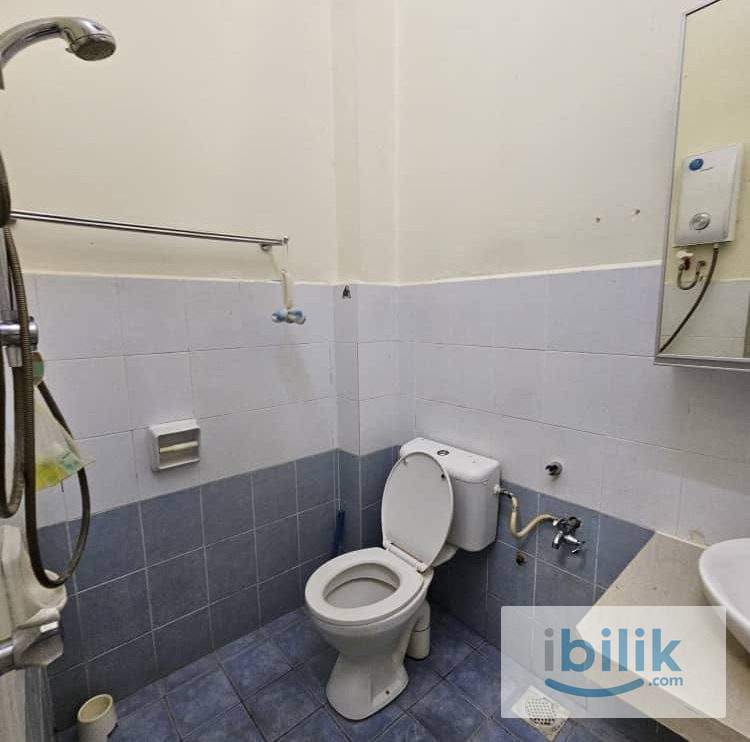 Taman Bukit Cheng Room with Attached Bathroom - Image 8
