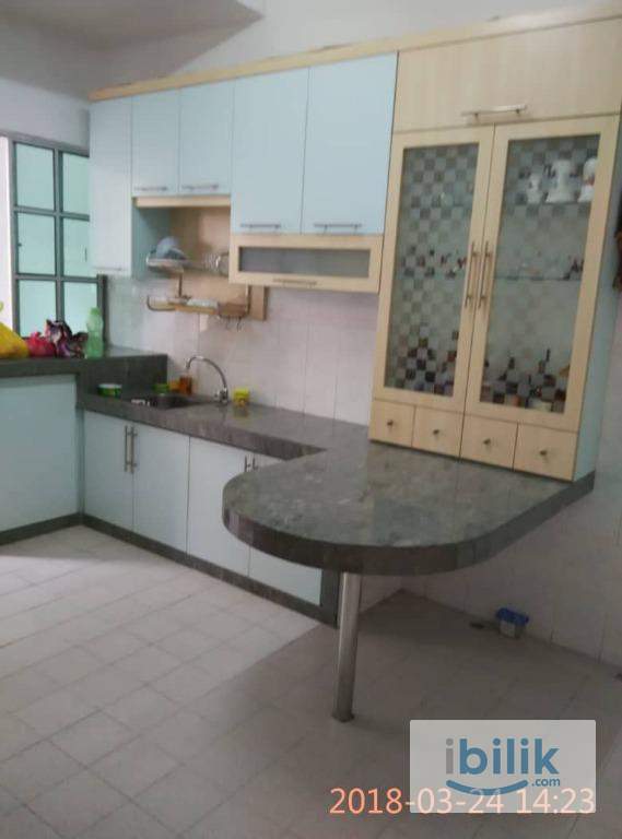 Batu Berendam Furnished Room with Attached Bathroom - Image 5