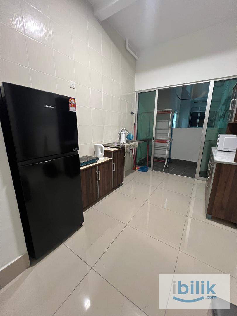 Spacious master room at Razak City, KL, Near LRT Salak Selatan - Image 5