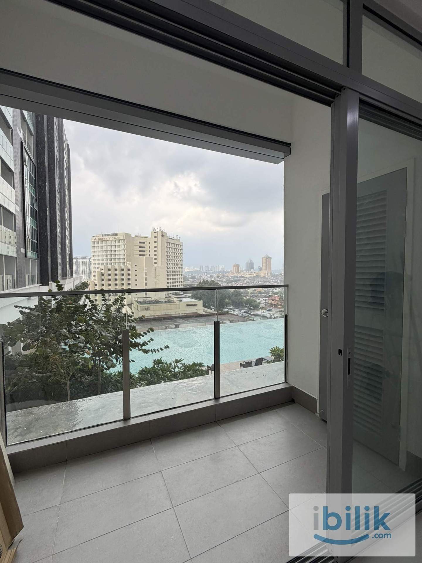 Brand New Dorsett Waterfront Residence Subang Jaya (1Bedroom 1Bathroom Semi Furnish) - Image 1
