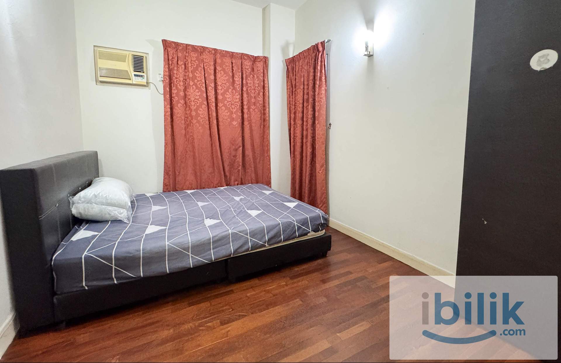 Middle Room at Seri Maya Condominiums - Image 1