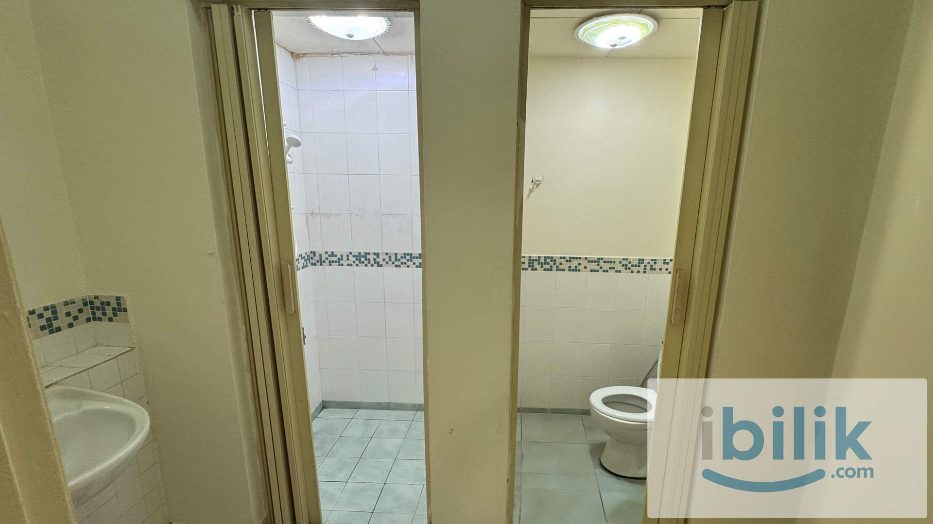Middle Room at Seri Maya Condominiums - Image 3
