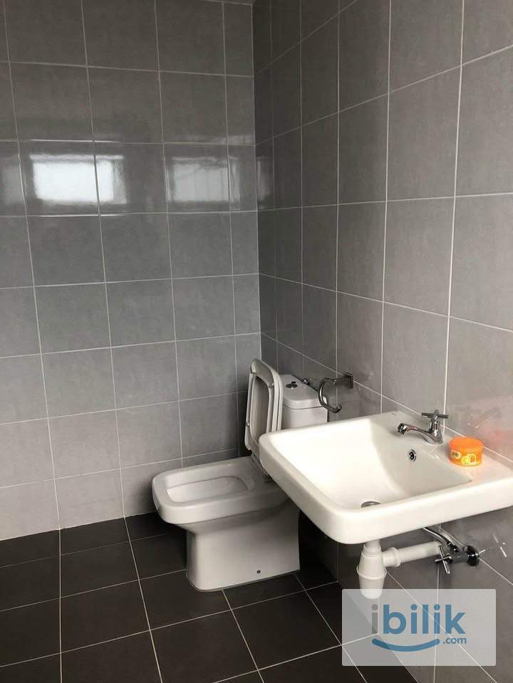 Single Room at UEP Subang Jaya, Subang Jaya - Image 3