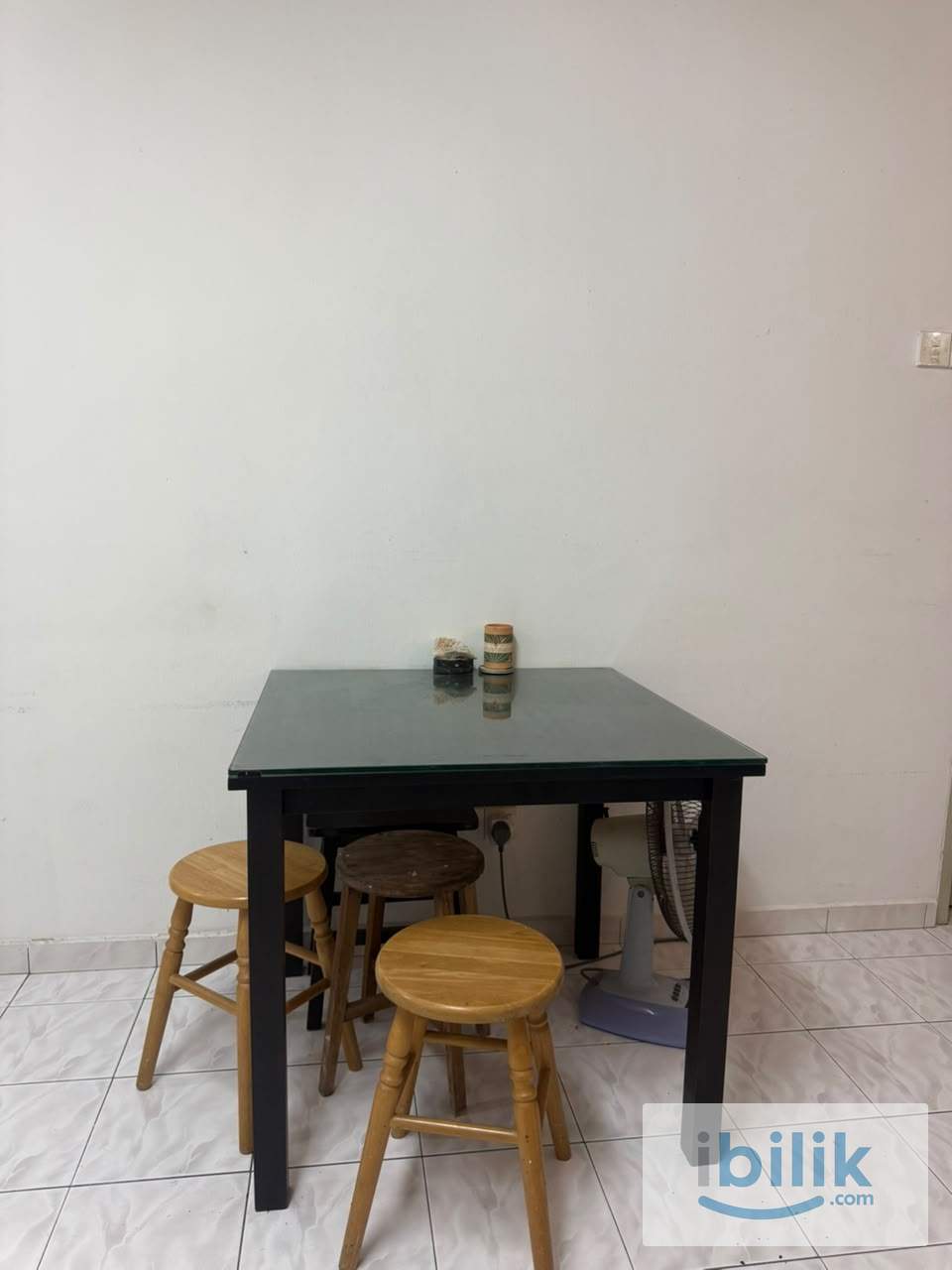 NEARBY GURNEY: Middle Room at Taman Kristal, Tanjung Tokong - Image 3
