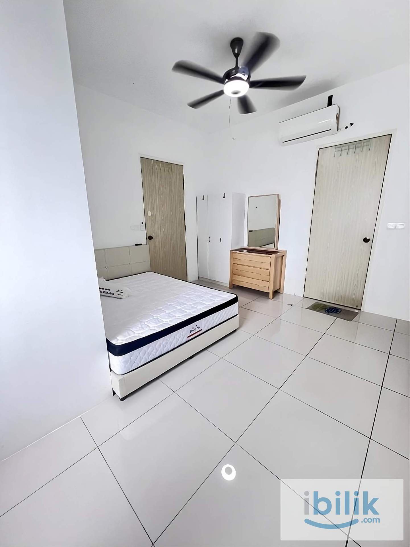 Middle room for rent @The Clovers. Five minutes away from airport. Excellent facilities. Great community - Image 2