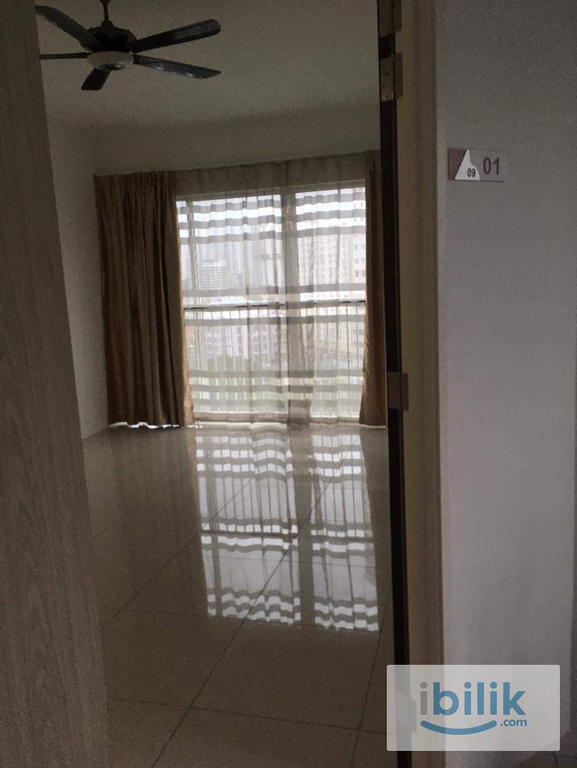 Middle room for rent @The Clovers. Five minutes away from airport. Excellent facilities. Great community - Image 3
