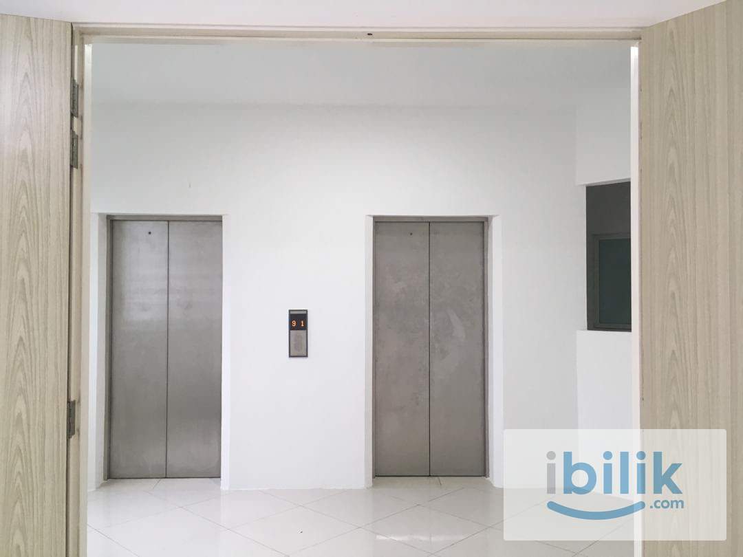 Middle room for rent @The Clovers. Five minutes away from airport. Excellent facilities. Great community - Image 4