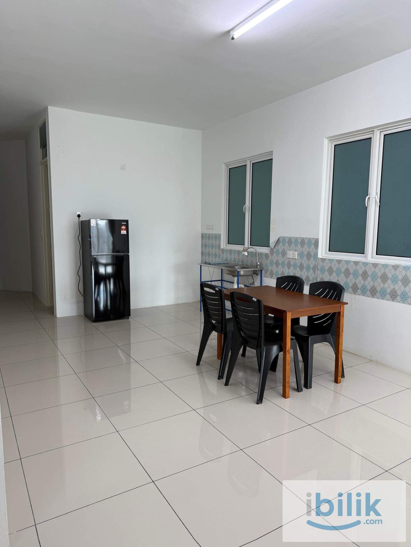 Middle room for rent @The Clovers with private 🛁bathroom - Image 3