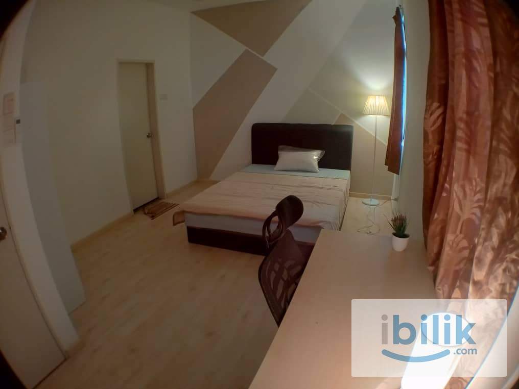 Free WIFI Master Room at Parkhill Residence - Image 1