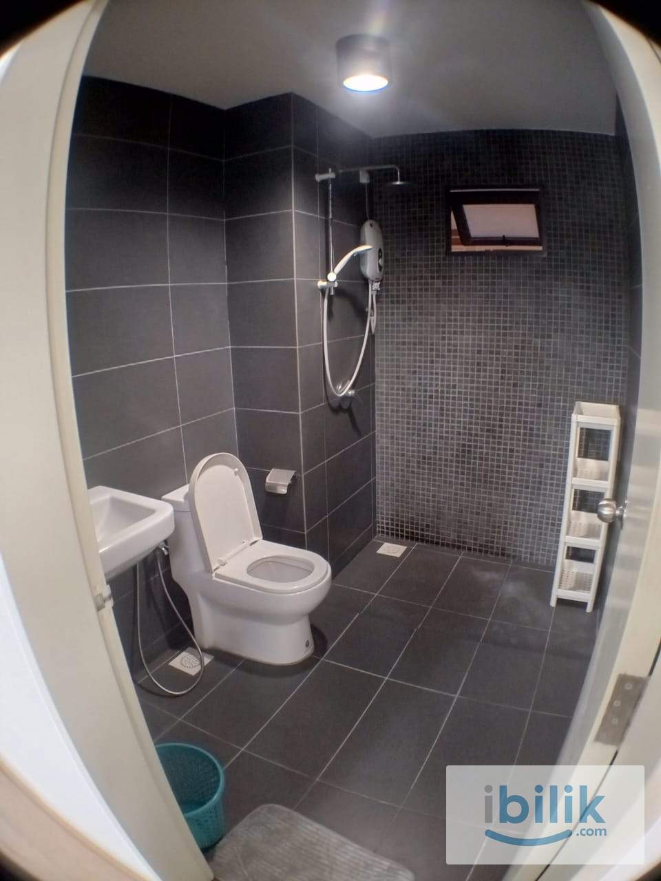 Free WIFI Single Room at Parkhill Residence - Image 4