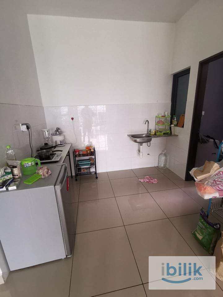 Middle Room at The Henge, Kepong 15Mins to MRT Metro Prima Station, Beside Metropolitan Lake - Image 4