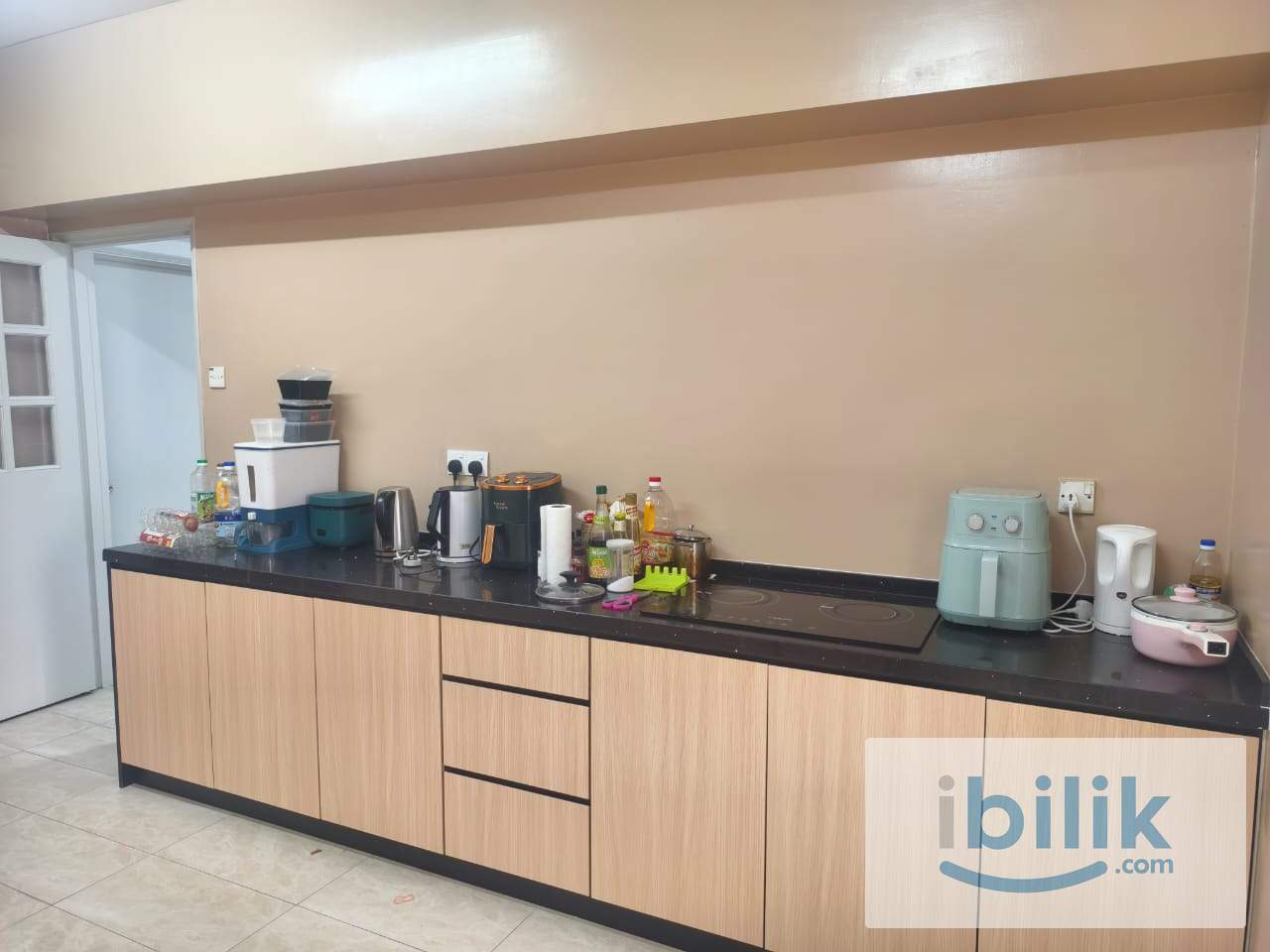 female unit single balcony room next hospital hkl titiwangsa - Image 3