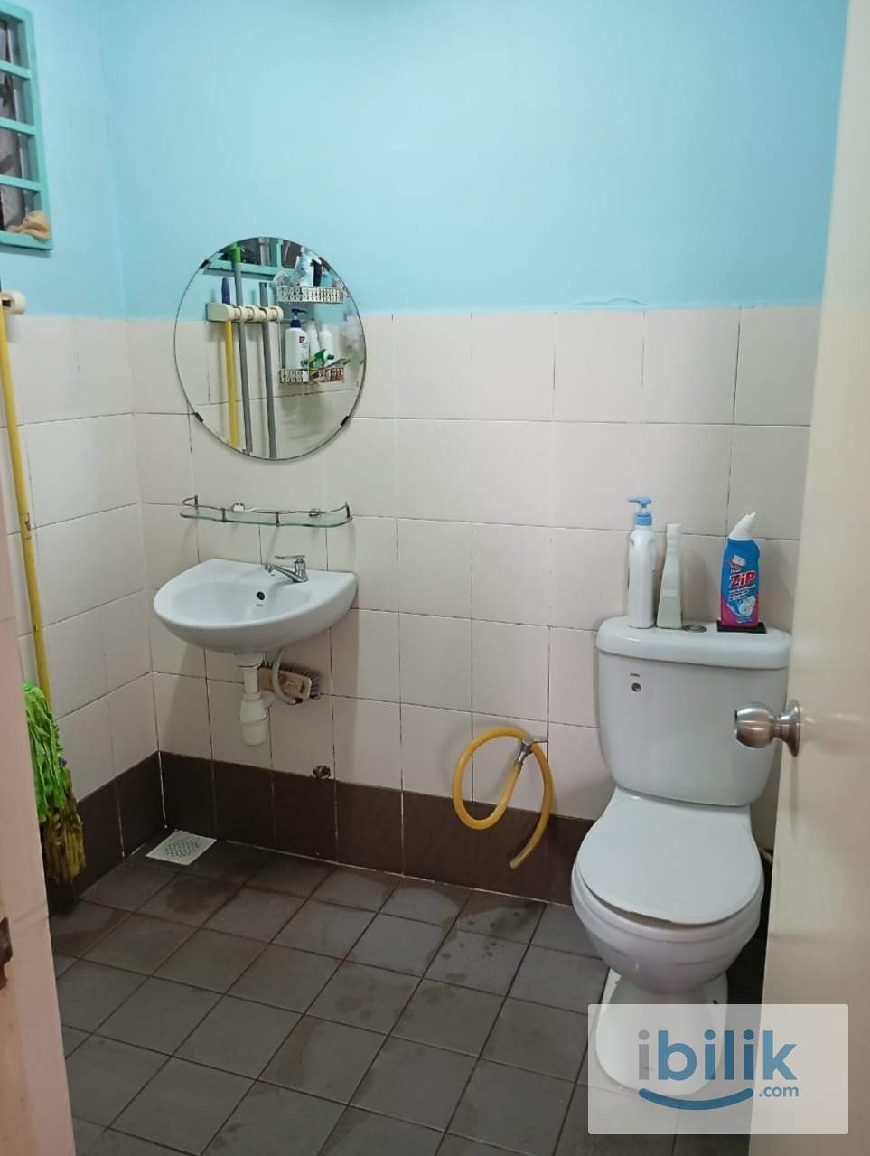 Middle Room at Magna Ville, Selayang - Image 6
