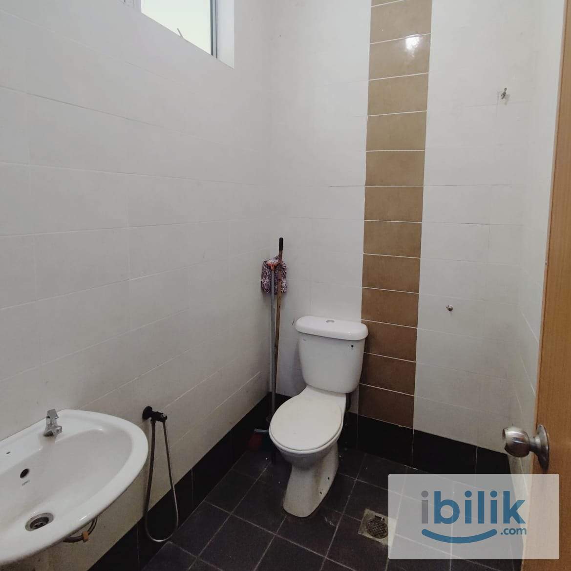 🔥Near to HTJ Hospital🔥Fully Furnished Medium Room at Taman Ban Aik, Jalan Rasah, Seremban - Image 2