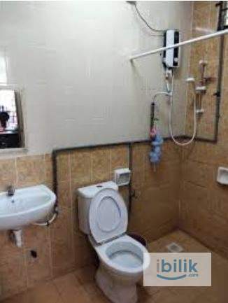 Room at Kulim Hi Tech Park - Image 5