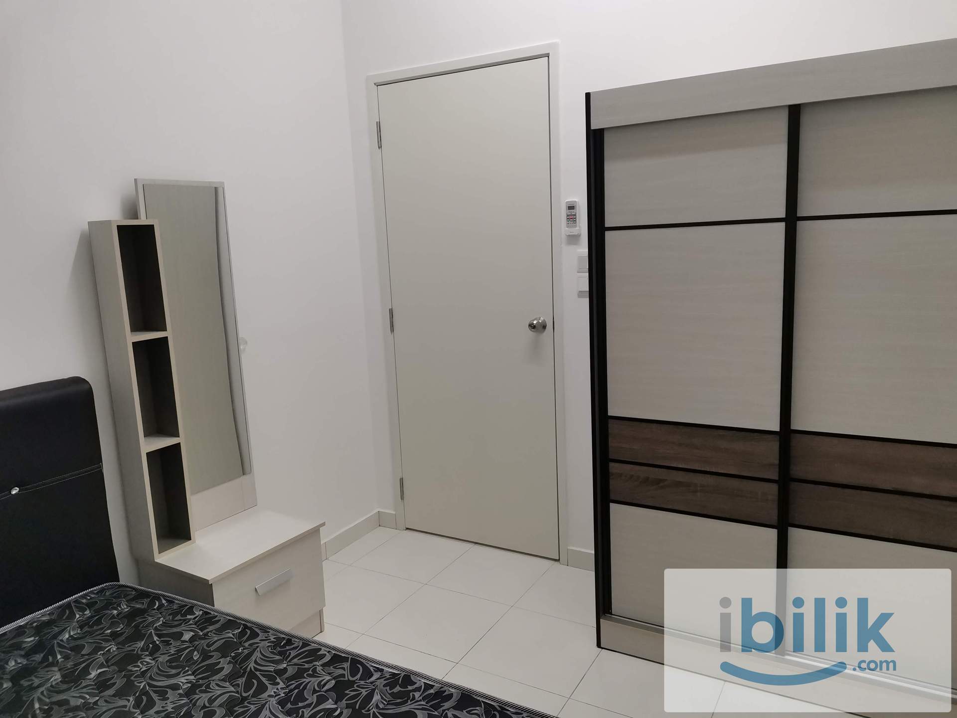 i-Santorini Aircond Fully Furnished Middle Room included utilities Share Bathroom MIX GENDER - Image 8