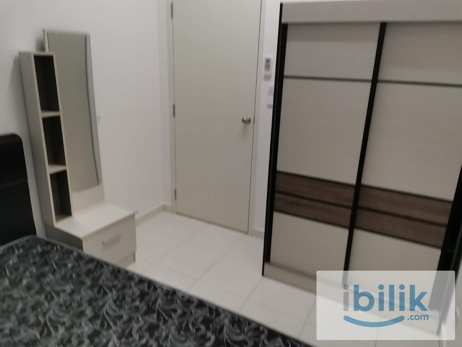 i-Santorini Aircond Furnished Middle Room Share Bathroom included utilities MIX GENDER - Image 3