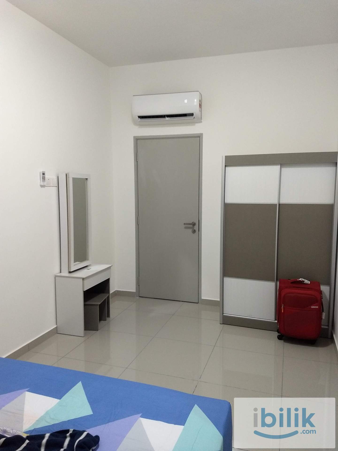 Promenade Aircond furnished Middle Room include utilities shared bathroom MIX GENDER - Image 2