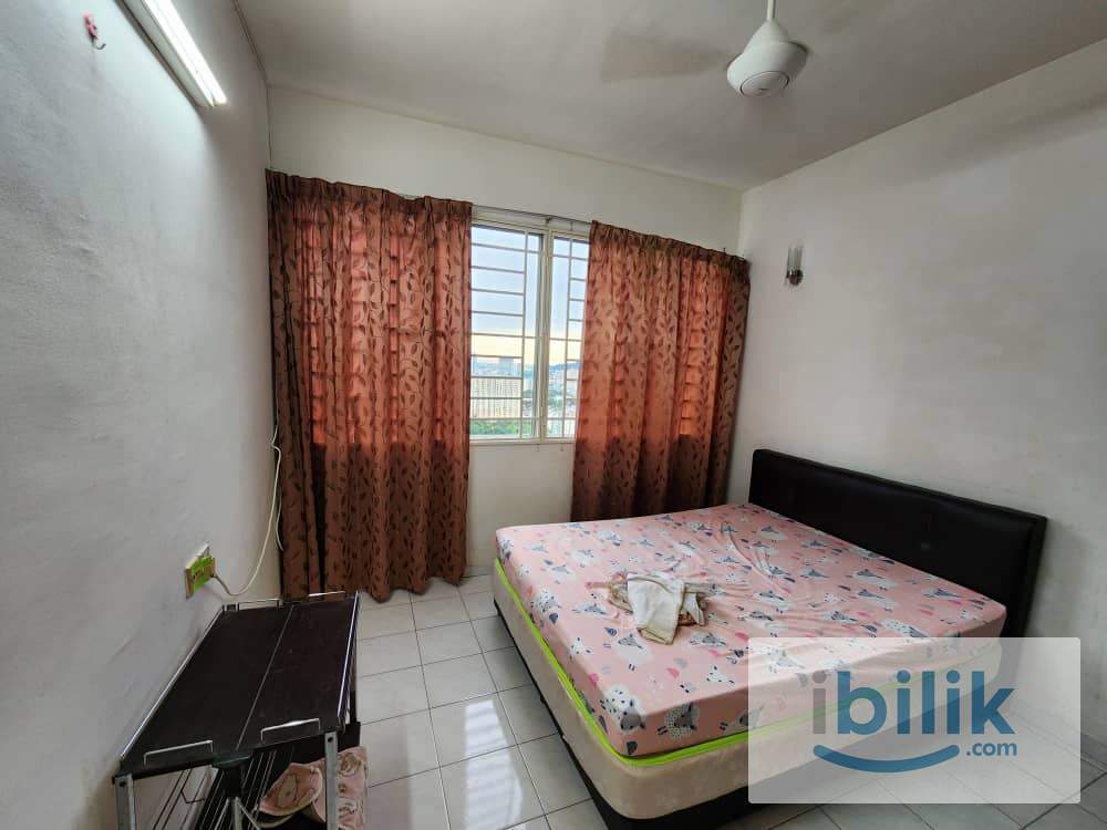 Npark Furnished Aircond Master room included utilities private bathroom MIX GENDER - Image 1