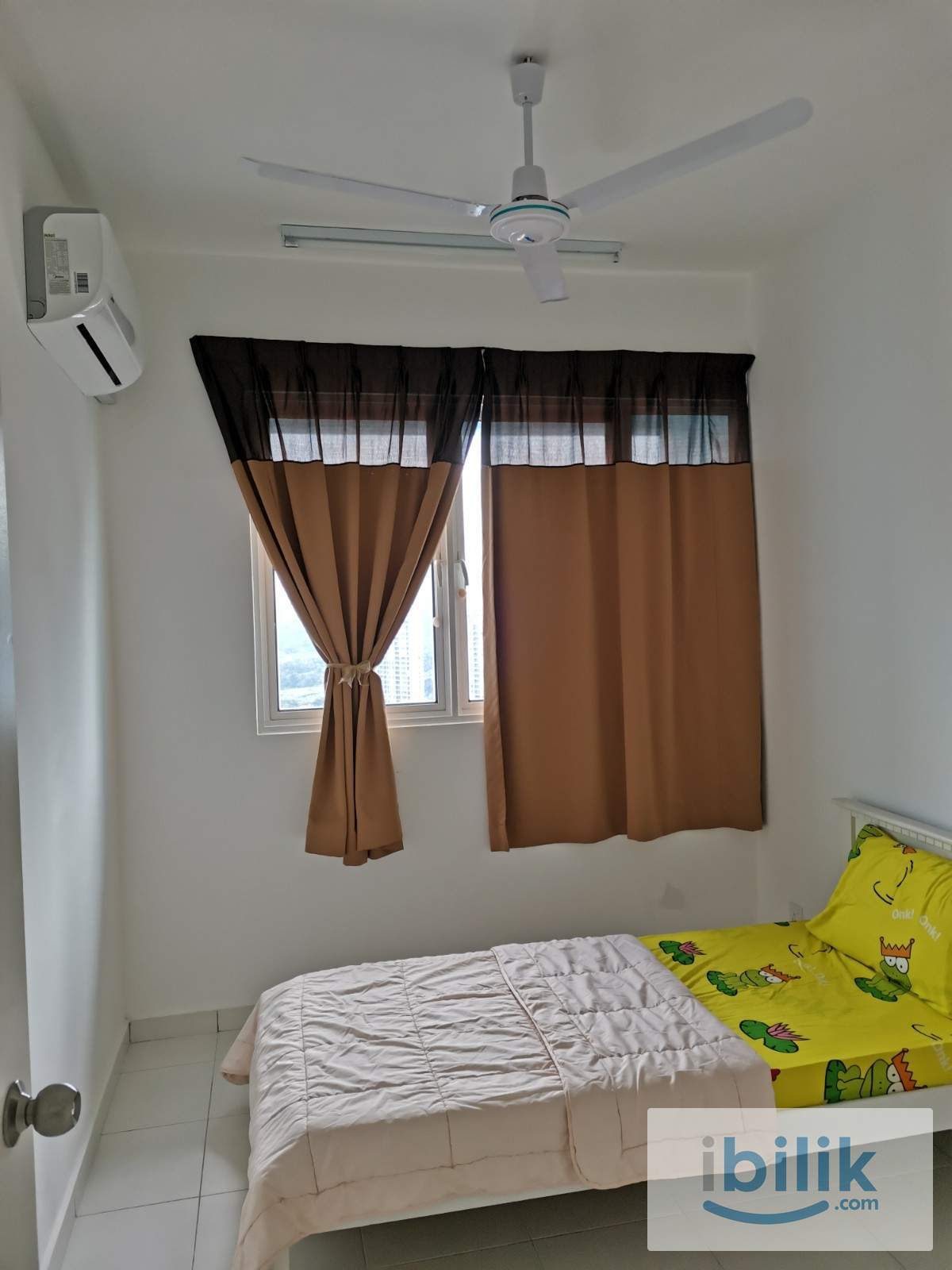 i-Santorini Aircond Furnished Middle Room Share Bathroom included utilities MIX GENDER - Image 3