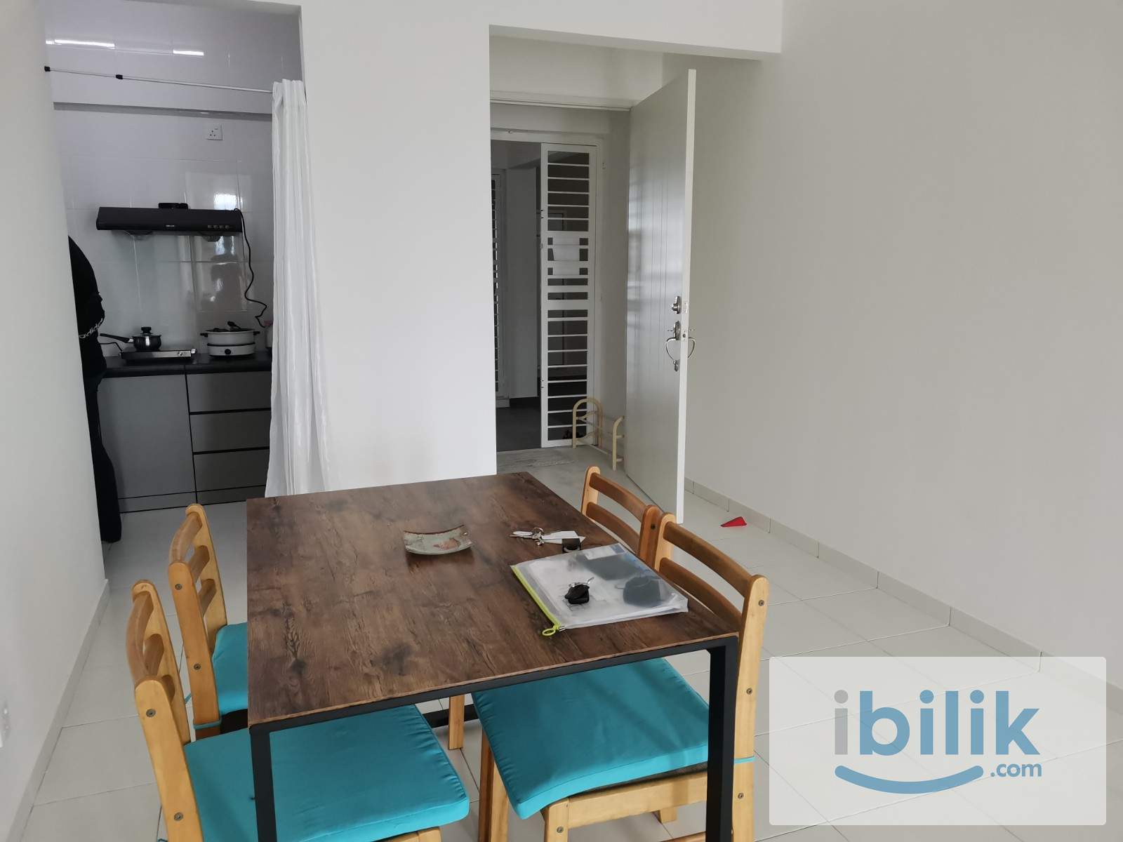 i-Santorini Aircond Furnished Middle Room Share Bathroom included utilities MIX GENDER - Image 4