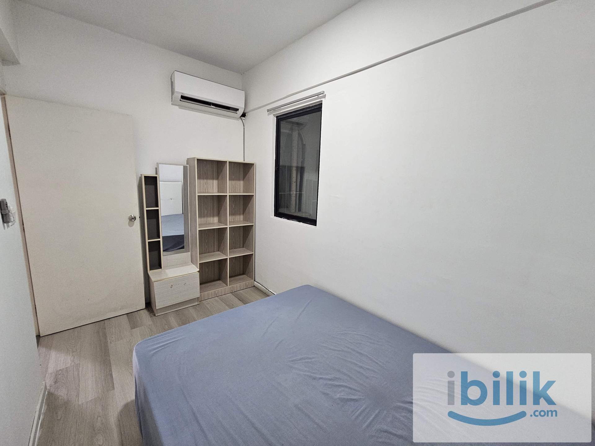 Tri Pinnacle aircond Middle room included utilities shared bathroom MIX GENDER - Image 2