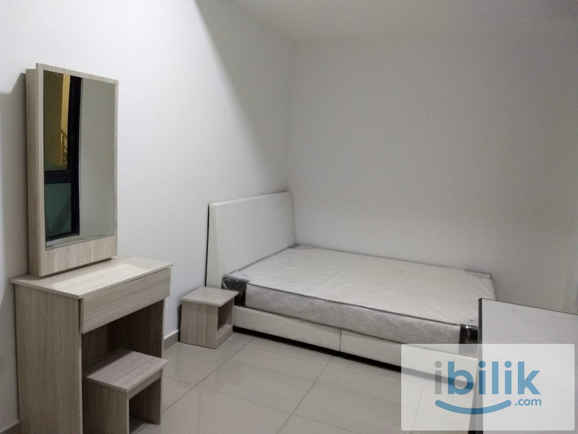 Promenade Aircond furnished Middle Room include utilities Shared Bathroom MIX GENDER - Image 3