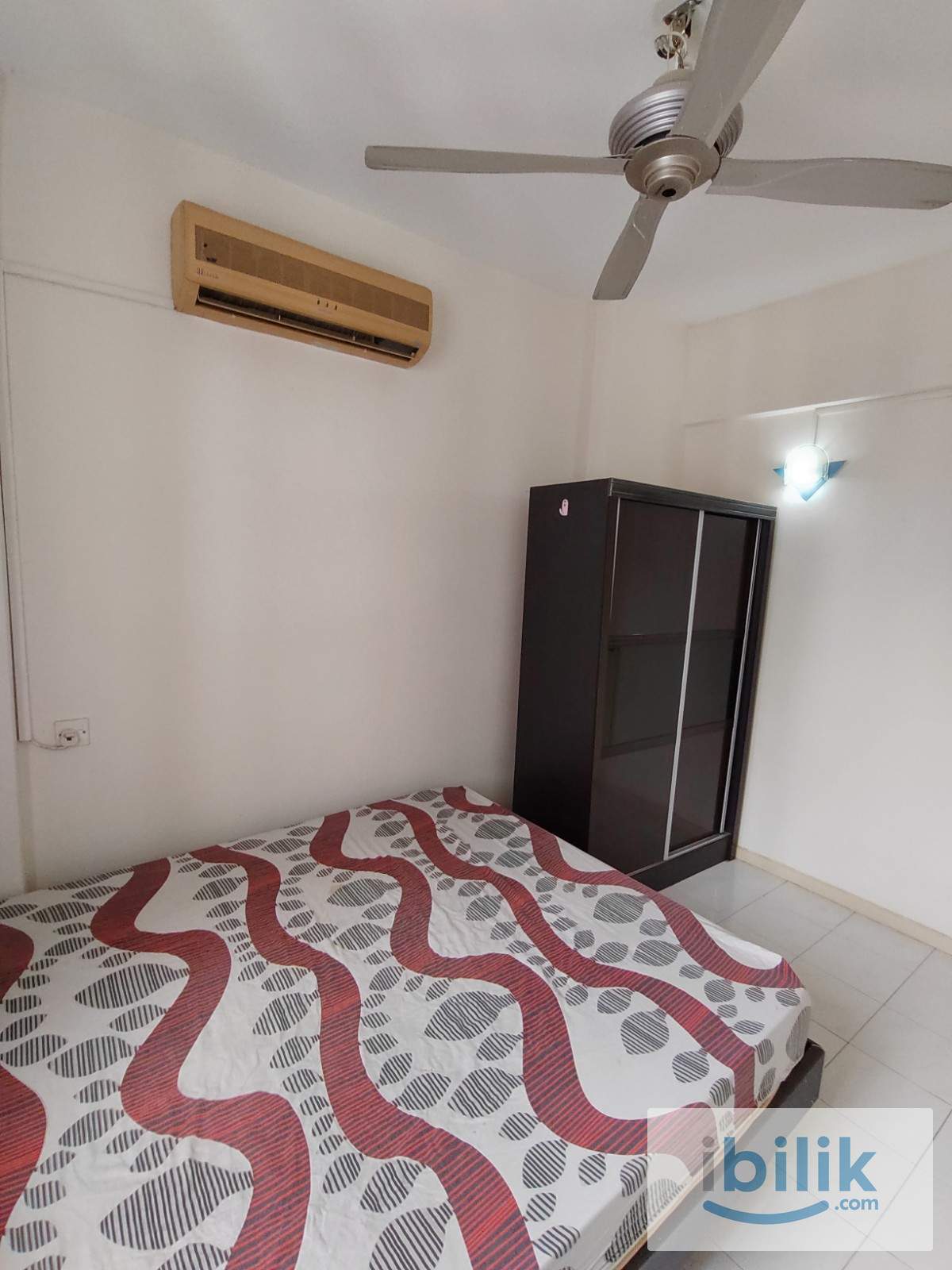 Villa Emas Aircond Middle Room included utilities Share Bathroom MIX GENDER - Image 3