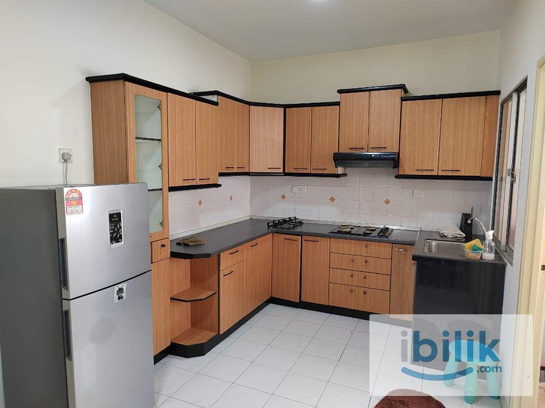 Villa Emas Aircond Middle Room included utilities Share Bathroom MIX GENDER - Image 6