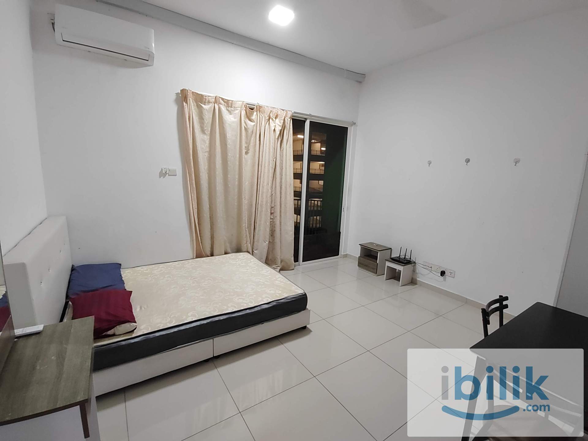 Fiera Vista Aircond Balcony Middle Room included Utilities - Image 1