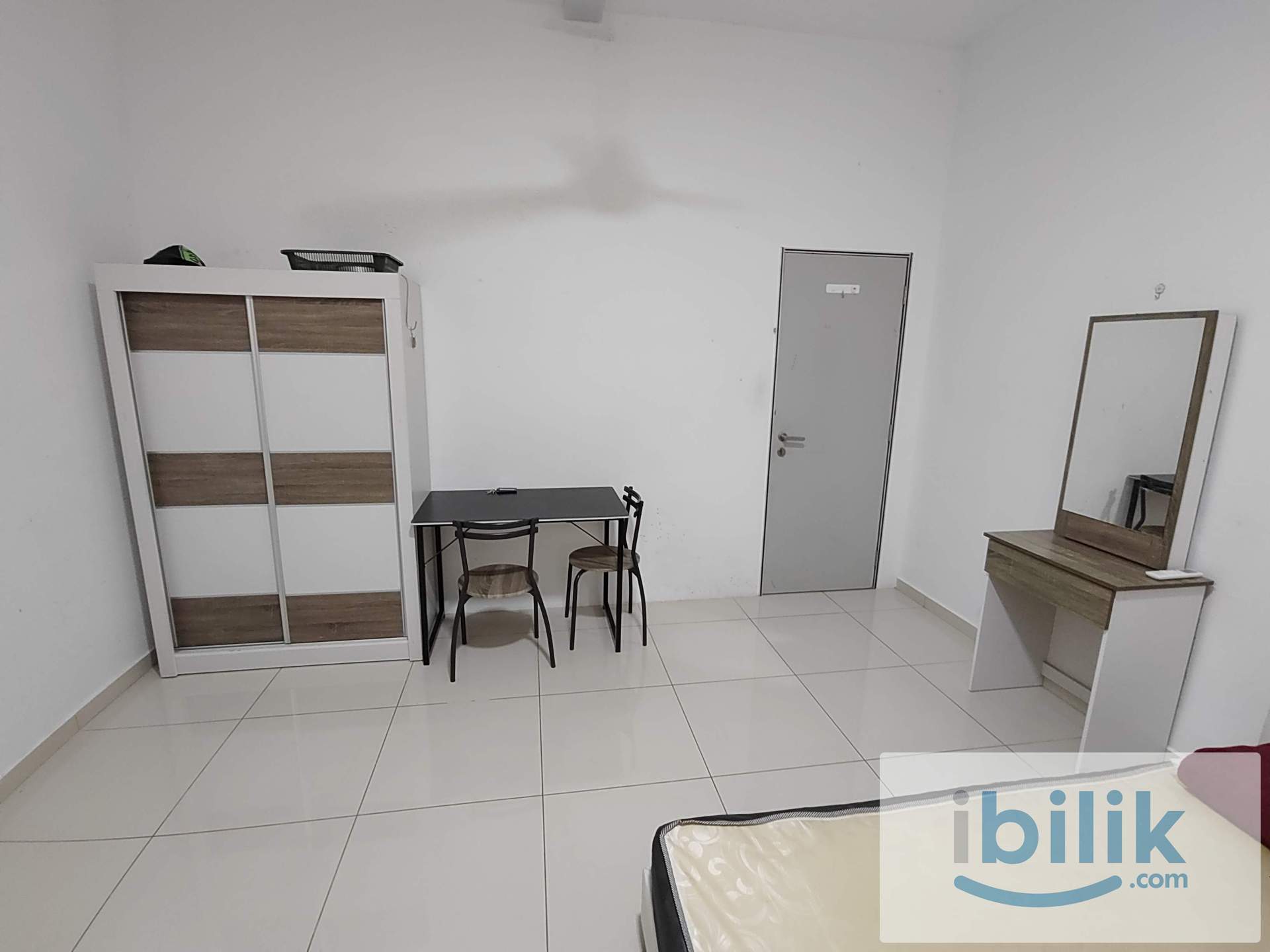 Fiera Vista Aircond Balcony Middle Room included Utilities - Image 3