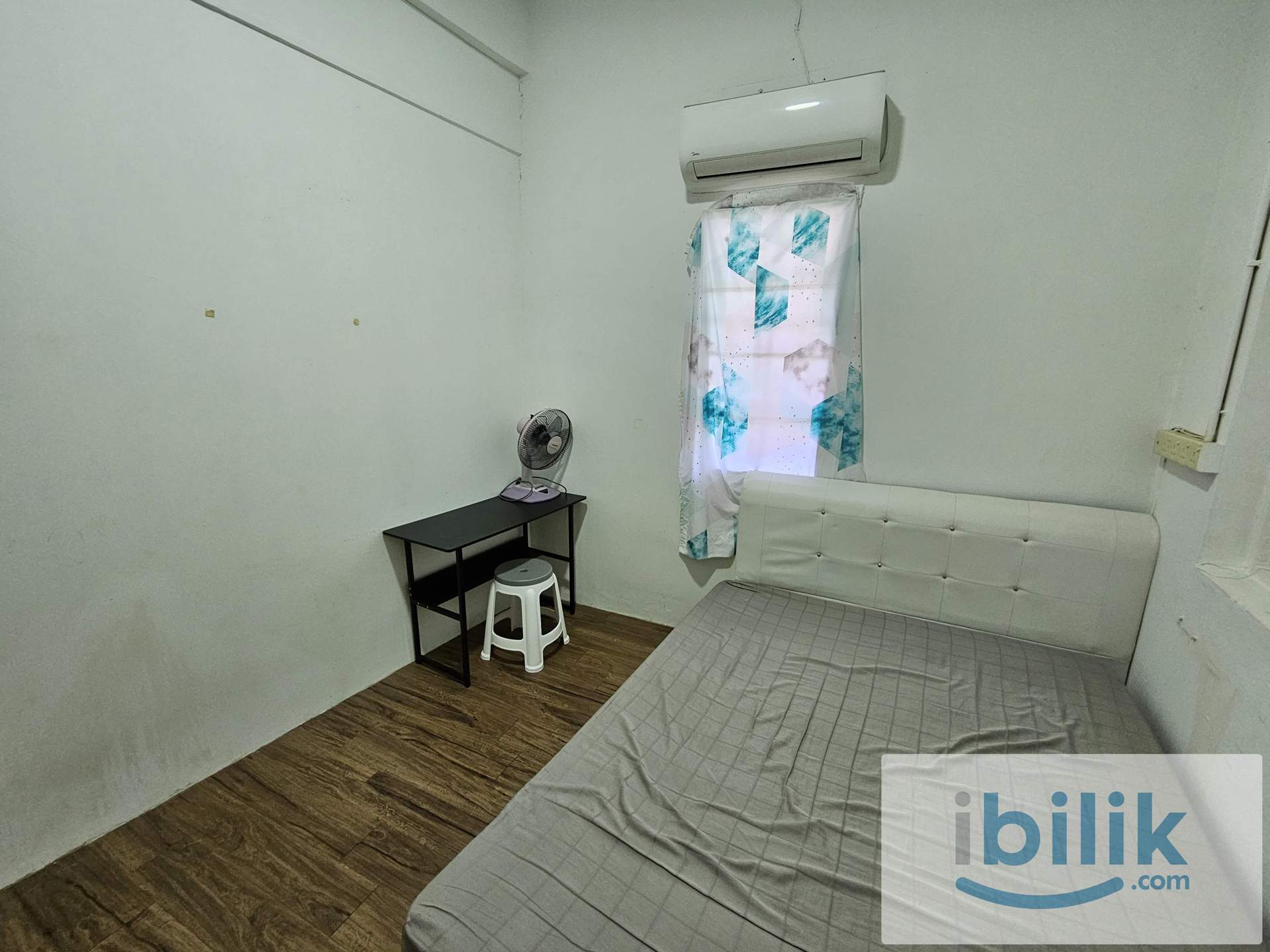 George Town landed House Aircond Middle Room included utilities - Image 4