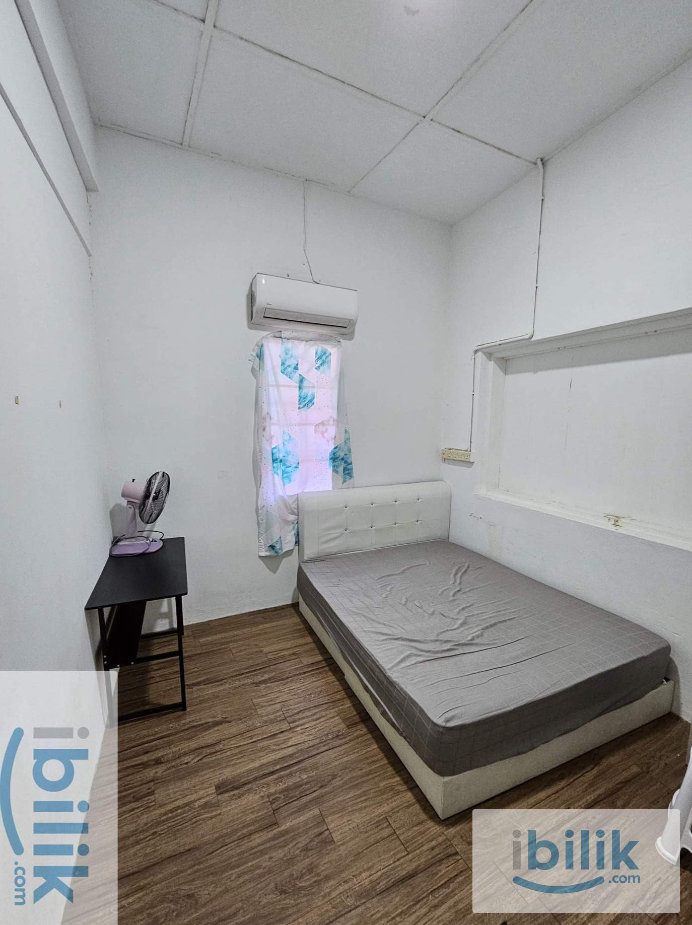 George Town landed House Aircond Middle Room included utilities - Image 1