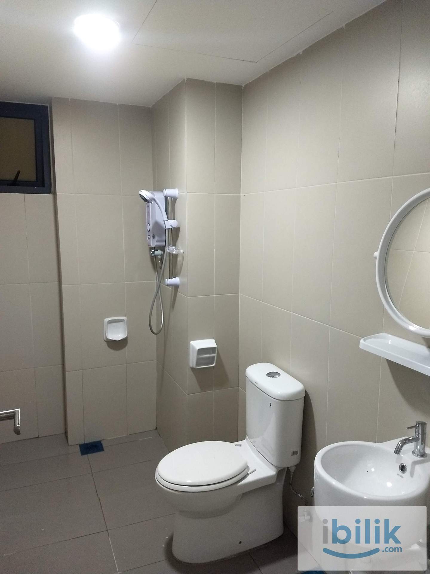 Promenade Aircond furnished Balcony Middle Room include utilities shared bathroom - Image 4