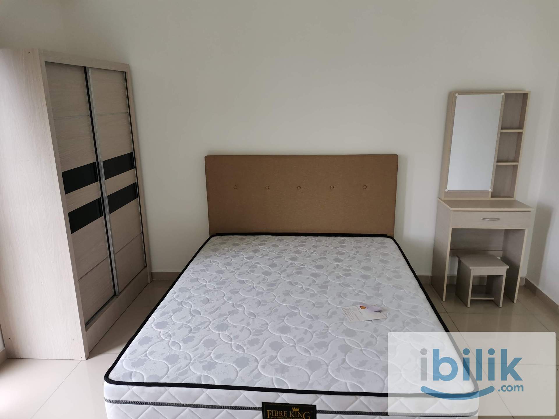 Platinum 3 Balcony Aircond Master room include utilities  - Image 3