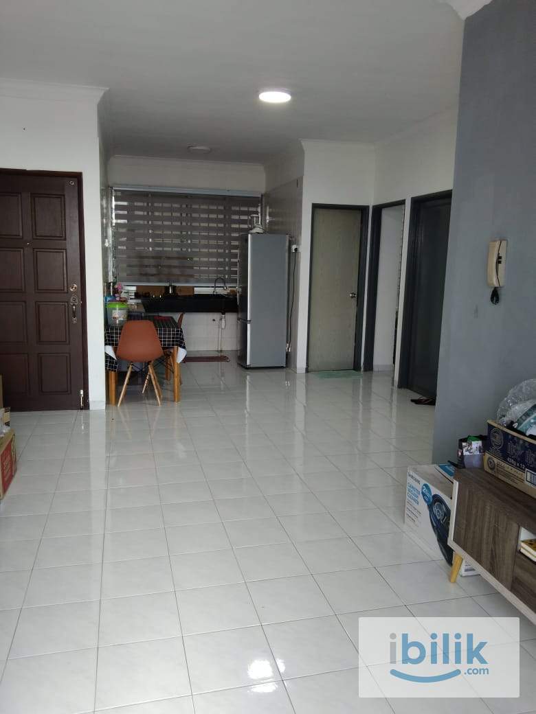 Npark Furnished Middle room Share bathroom included utilities - Image 6