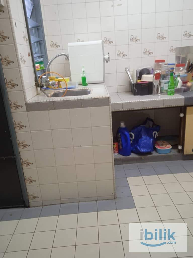 PJ SS22 ~Middle Room for rent- Near Atria Mall-- Utilities INCLUDED!! - Image 1